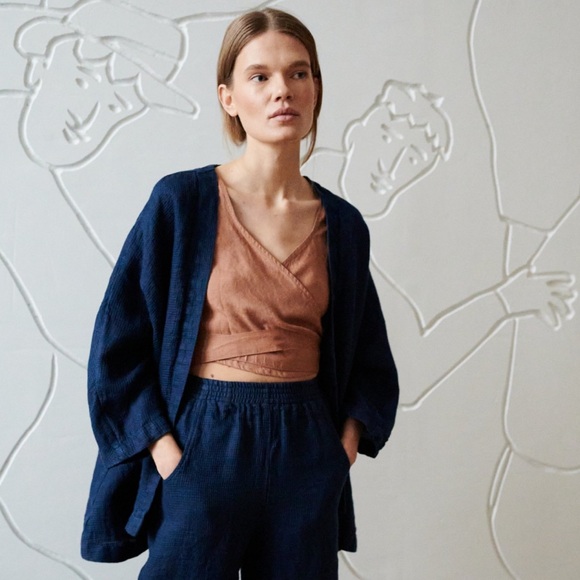 Linenfox Soja Wrap Linen Top – Mocha Mousse - L - Picture 4 of 6